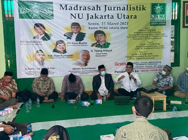 H Tatang Hidayat Sedang Memaparkan Visi Misi