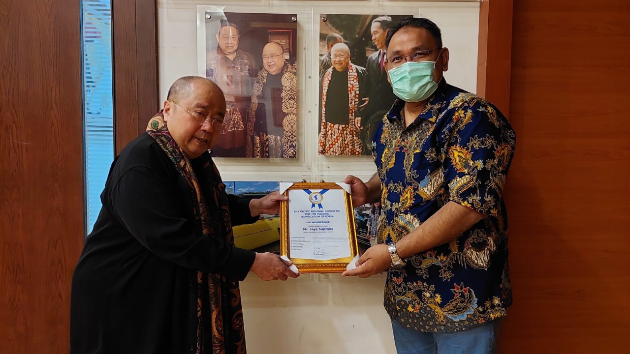 Penghargaan untuk pendiri Museum Rekor Indonesia-Dunia (MURI) tersebut diberikan dalam pertemuan istimewa APRCPRK yang diselenggarakan secara virtual pada akhir Mei lalu.