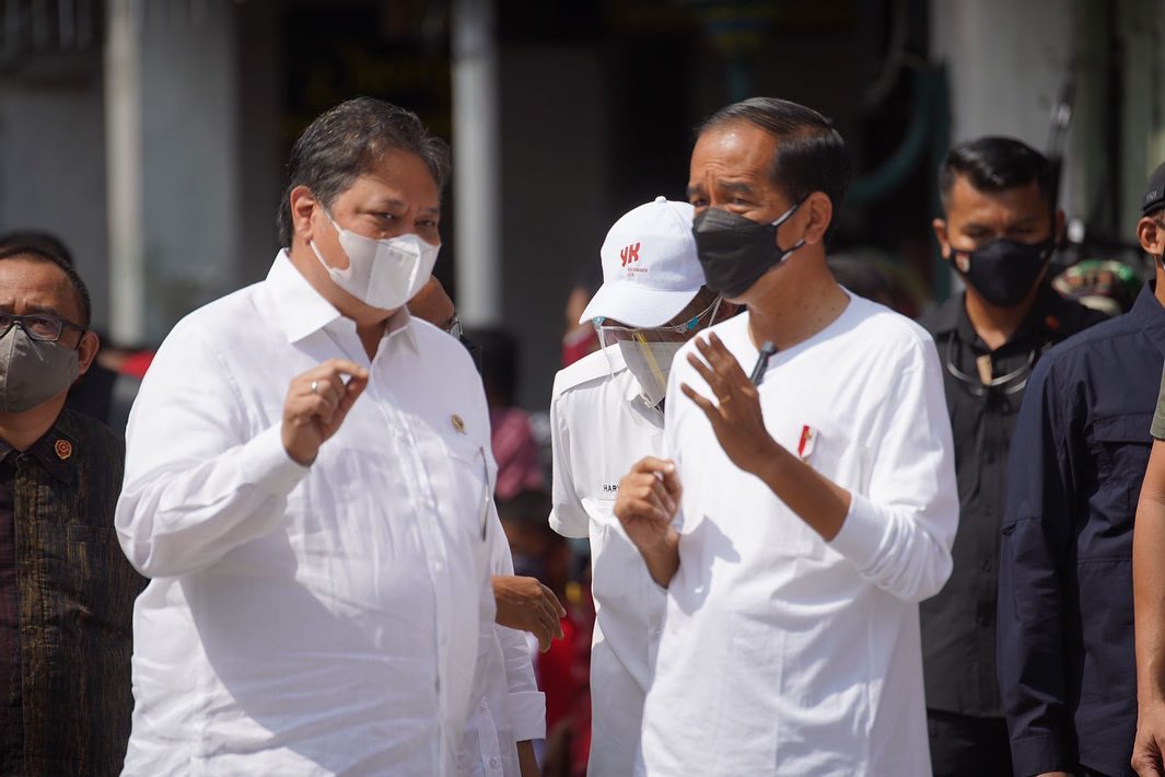Menko Perekonomian Airlangga Hartarto dan Presiden Joko Widodo/Foto: Istimewa