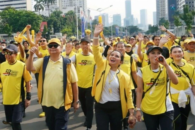 Airlangga Hartarto dan Istri