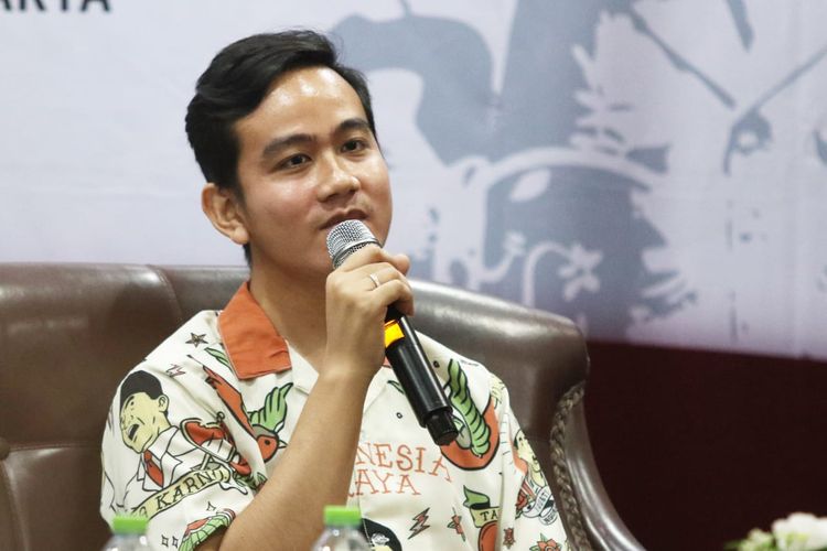 Gibran Rakabuming Raka berbicara dalam acara Banteng Muda Indonesia (BMI) di kawasan Matraman/Sumber Foto: Kompas.com